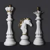 Northeuins Resin Retro International Chess Figur För Inredning King Knight Skulptur Hem Skrivbord Inredning Vardagsrum Dekoration 210804