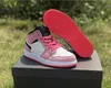 2021 Zapatillas de baloncesto de la alta calidad de la alta calidad 1 S de la zapatilla de deporte de deportes de color rosa sucio 1 S de los hombres con caja