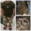 Sommar barnkläder Kortärmad Shorts TwinSet Baby Boy Army Green Camouflage Set 90 100 110 120 130 140 cm 2T-10 år 210529