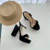 유럽 ​​고전적인 럭셔리 샌들 슬리퍼 상품 스타일 숙녀 디자이너 장식 높은 굽 섹시한 신발 순수 가죽 방수 테이블 디자인 벨트 버클 장식품