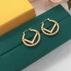 Letter Circle Coldings Designer Gold Earring Luksusowe F Kolczyki biżuterii Casual Goldn Hoop For Women Mens Akcesoria Ohrringe D2111279D