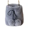 Borsa a tracolla diagonale in peluche alla moda con catena a forma di barile Versione coreana Pelliccia artificiale con motivi selvaggi Zaino in peluche di grande capacità