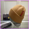 Ny vintergata mode stickad hatt Kvinnor Casquette Designer Kepsar hattar Mens Wool Bucket Hat Sport Soild Baseball Cap Nice D2111035F