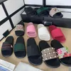 Designer glider kvinnor man tofflor lyx sandaler märke sandaler riktiga läder flip flop lägenheter glida avslappnade skor sneakers stövlar 2023 NYTT