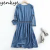 Vintage blå denim klänning kvinnor v nacke långärmad blommig broderi casual sommar plus storlek midi vestido 210430