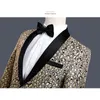 Mens Luxury Gold Feather Jacquard 3 Piece Suits (Jakcet + Byxor + Bowtie) Märke Showl Collar One Button Stage Singer Suit Set Män 210522