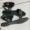 Klassisk nit Damsandaler Sommarmode Sexiga ankelhöga stövlar Dam Letter Gladiator Casual Platt Sandal Designer Kvinna Skor