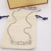 Europa Ameryka Moda Biżuteria Zestawy Mężczyźni Lady Kobiet Złoto / Silver-Color Metal Grawerowane v Inicjały Mini Signature Chain Naszyjnik Bransoletka M00325