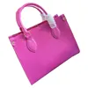 Дизайнеры роскоши мини -сумочки 2021 Женщины Оптовики Женские сумки сумки для покупок оптовая сумочка большая мода магазина на классическом кошельке с классическим буквами M45779 25 см.
