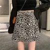Moda Saia de Verão A linha Mini Kawaii Leopardo Cintura Alta Poliéster Elastic Band S para mulheres Basic OL Roupas 210604