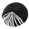 BERETSHXBA黒と白の縞模様のベレー帽のペインターハットウールオールマッチ毎日の着用