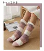 Vloer Sok Home Sleep Sneeuw Sokken Herfst en Winter Kerst Kousen Mid-Calf Fleece Fluwelen Slippers Tapijt 211204