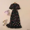 Dressway Black Strawberry Dress Mulheres Manga Curta V Pescoço Lace Up Bow Ruffles Malha Longo