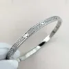 Punk-Band-Armband aus V-Goldmaterial mit Diamant in 18 Karat roséplattiert und Platin für Damen, Verlobungsschmuck, Geschenkbox PS4216285z