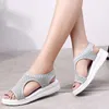 2021 nuove donne sandali donna estate cuneo sandali comodi Ladie uscire a piedi per il tempo libero maglia antiscivolo donne piatte sandali Y0721