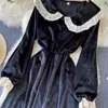 Kvinnor Mode Retro Velvet Black Dress Sweet Lace Big Lapel Slim Ruffle Långärmad Elegant Vestidos R030 210527