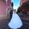 2022 Balo Gelinlik Vintage Lace Up Geri Aplike Gelinler Kıyafeti Uzun Robe De Mariage Aplikler Ruffled Tül Etek Vestido De Noiva Off-Omuz Kapaklı Önlükler