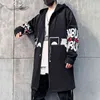 Trench-Coat Hommes Veste d'impression à capuche Mens Coupe-vent Poche Trench Veste Hip Hop Street Casual Mode Manteau de poussière mâle 211106