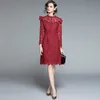 High-End-Höhlen-Spitze-Kleid Frauen Oansatz hohe Taille gekräuselte Frühlings-Dame Chic Sim Fit Party Vestidos 210529