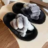 Inomhus Kvinnor Fur Slippers Fluffy Soft Tjock Flats Heel Non Slip House Skor Ladies Luxury Design Whosale Ytmtloy Zapato Mujer H1115
