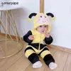 Born Baby Costume Romper Onesie Winter Zuigeling Kleding Ropa Bebe Zachte Meisje Jongens Rompertjes Leuke Bee Flanel Toddler Outfit 220106