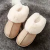 Luxe Faux daim maison femmes pleine fourrure pantoufles hiver chaud en peluche chambre antidérapant Couples chaussures intérieur dames fourrure pantoufles