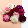 50 Pcs 10 CM Roses Tête De Mariage Plantes Décoratives Mur Bricolage Décorations De Noël pour La Maison Mariée Broche Fleurs Artificielles Pas Cher