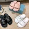 Kvinnor Sandaler Designers Flat Slides Flip Flops Shoes Black White Pink Slipper Desert Spike Sole Platform Sandal Woman Designer tofflor
