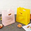 プラスチック飲料キャリアのキャリアの取り出しバッグデザート包装食品ベーキングベーカリーケーキトート化粧品ショッピングトートソリッドカラー