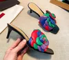 Lyxdesigner Kvinnor Sandal Flat Leather Slide Slippers Petals 3D Rose Hight Sandaler Sexiga Ladies Summer Slippers With Box