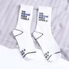 Chaussettes pour hommes PEONFLY Original vieux concis lettre marée marque couleur unie en tube drôle hommes coton et femmes pas d'utilisation robe longue