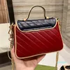 High Luxurys diseñadores Quality Ladies corazón cadenas Marca bolso 2021 Bolso de mujer Bolsos de embrague de moda hombro Patchwork Bolsas cossbody 003