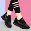 Design Sneakers Sportskor Män Kvinna Trainer Vintage Luxury Chaussures Ladies Sport Casual Shoe Designers Runner Sneaker 002