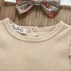 Verão 3 peças meninas de bebê 0-1 anos de idade ombro sólido bodysuit e shorts florais com conjuntos de faixa 210528