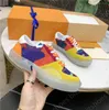 lacci colorati di sneaker