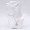 Projektant Naszyjnik Koniczyna Klasyczny Sweter Długie Naszyjniki Moda Gold Duże Kwiaty Design Dla Mężczyzna Kobieta Biżuteria Wisiorek 4 Kolor Dobra jakość