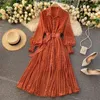 Primavera e verão francês vintage maxi vestido sundress senhoras manga comprida laranja bolinhas chiffon vestidos plissados ​​femme robe 210915