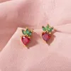 Fêmea Cristal Fruta Morango Brinco Adorável Menina Simulação Vermelho Strawberry Stud Brinco para Mulheres Cute Jewelry Acessórios