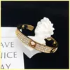 Stilista di moda Anello Bracciale in oro Anello in oro Gioielli di lusso Anelli con diamanti Fidanzamenti per le donne Braccialetti d'amore F Marchi 21100601R