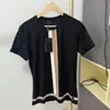 T-shirts pour hommes Designer Mens Designers T Shirt Homme T-shirt pour femme avec des lettres imprimées à manches courtes Chemises d'été Hommes T-shirts en vrac Taille asiatique M-XXXL O4ER