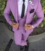 2020最新のコートパンツデザインパープルピンク男性スーツスリムフィットグルーミングタキシード3ピースカスタムウェディングスーツProm Blazer Terno Masculino x0909