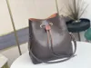 2020 high end designer merk vrouwen kleine schoudertas kleur brede schoudertassen MINI VIERKANTE tas draagbare vrouwen messenger bag Bucket Bags