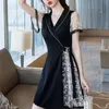 夏の女性のドレス半袖Vネックビンテージファッションエレガントなカジュアルレディースパーティー韓国のセクシーなメッシュミニ服210515