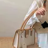 Сумка Crossbody Женщины Весна Мода Все-матч Плечо Роскошный дизайнер Messenger Большой емкость Сумок.