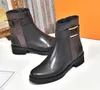 2021 Kvinnors märke Martin Boots Äkta läder Material Toppkvalitet Fashion Non Slip Winter 35-40 Storlek