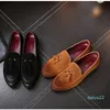 Italienska varum￤rkesvaruskor ￤kta l￤derko mocka Tassel Men loafers designer m￤rke slip p￥ kl￤nningskor oxfords skor f￶r man