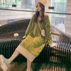 Vinter stickad klänning Kvinnor Casual V-Neck Designer Office Sweater Kvinna Vintage Oversize One Piece Korea Dresses