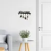 zamontowany na ścianie entryway organizer