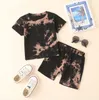 Baby Designer Kläder Barnkläder Satser Tie Dye Bomull Top Shorts Byxor Passar Sommar Kortärmad O-Neck T-shirt Spädbarn Fritid Slitage 2PCS WMQ1101