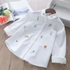 Blouses Blouse blanche à manches longues Automne Vêtements pour enfants Filles 8 à 12 Dessin animé Fox Broderie Tops Chemises d'école en coton 210331